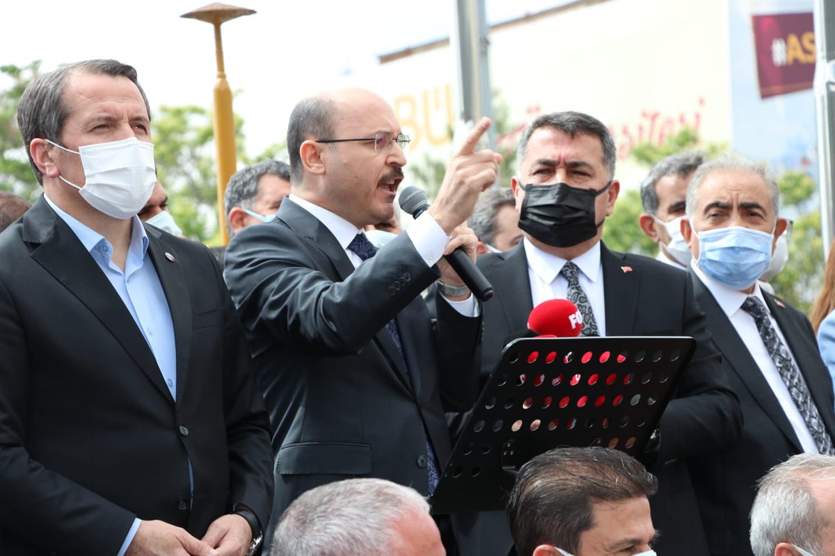 TalipGeylan06's tweet photo. Ataması yapılmayan genç meslektaşlarımızla birlikte Ulus meydanından Hükümete seslendik:
EK ATAMA HAKTIR!
YA ALACAĞIZ, YA ALACAĞIZ!
#Ek40BinUlustaHakArıyor #ÖğretmenAnkaradaEkAtamaİstiyor https://t.co/3YkgveQDgF