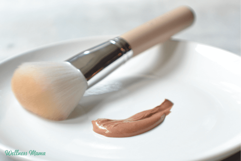 WellnessMama's tweet photo. This tinted face lotion goes on smooth and dries to a powdery finish. It's lightweight enough to wear every day for a fresh look.
https://t.co/KzwouUzhdH
#diymakeup #skincare #diybeauty #wellnessmamarecipes #bbcream #facelotion https://t.co/4LKdWdl4sa