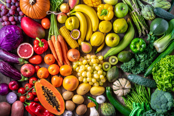 El alto consumo de #verduras y #frutas se asocia con menores niveles de estrés y ansiedad. ¡Otra razón para comer #FrescoYNatural! 🥝🥦🍎
#SaludMental