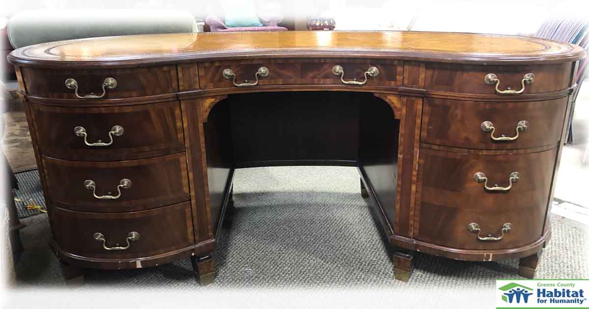 greene_for's tweet photo. Right angles are not always the answer to YOUR office style ... Undulating curves add style to your office space.   Dont forget the lovely carved chair to sit in behind this gorgeous desk! https://t.co/kiryJd2UP4