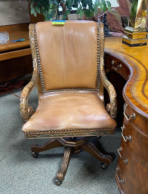 greene_for's tweet photo. Right angles are not always the answer to YOUR office style ... Undulating curves add style to your office space.   Dont forget the lovely carved chair to sit in behind this gorgeous desk! https://t.co/kiryJd2UP4