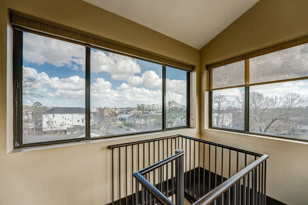 HouPortfolio's tweet photo. HOT location alert! 🏡🚨

903 W 16th Street, Houston, TX 77008
List Price: $925,000 https://t.co/uKNl8K8UwS