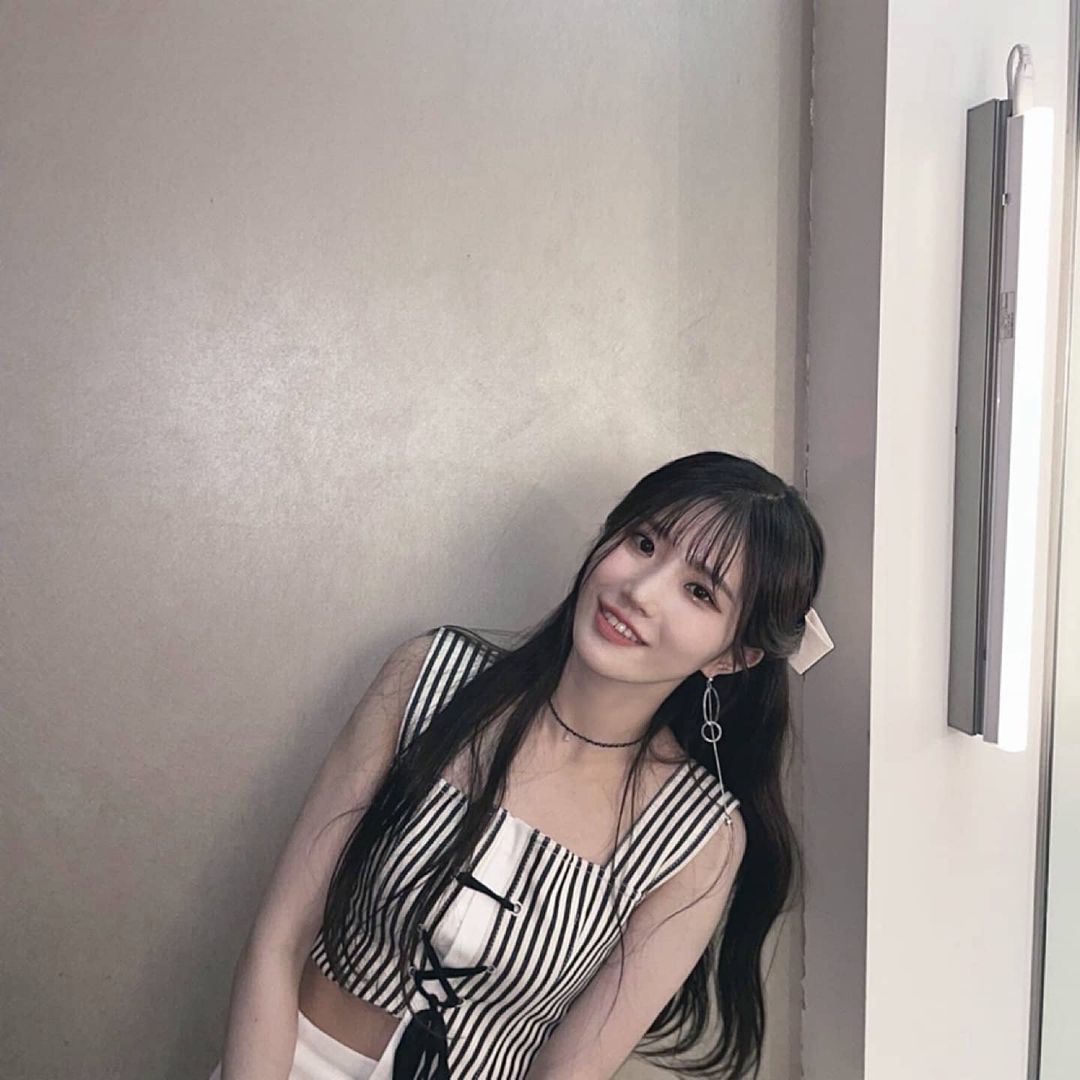 fiq_D_flover's tweet photo. [💌#fromis_9] [🍞 shy9_29] 
-Instagram Update-

How was today's half up hairstyle?
#halfup #princesshair

#송하영 #SONGHAYOUNG
#fromis_9 #프로미스나인
@realfromis_9 https://t.co/zPPU41MPhQ