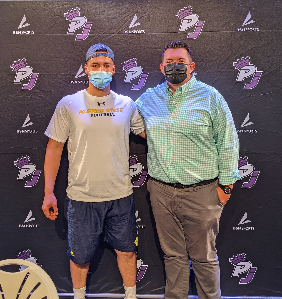 School signing day... Congrats, <a href="/AlexxLedesmaaa/">Alexander Ledesma</a>! 

You're getting a good one, <a href="/ALFREDSTATEFB/">ALFRED STATE FOOTBALL</a>! <a href="/CoachLinnAState/">Scott Linn</a>  <a href="/CoachGallardy/">Drew Gallardy</a>