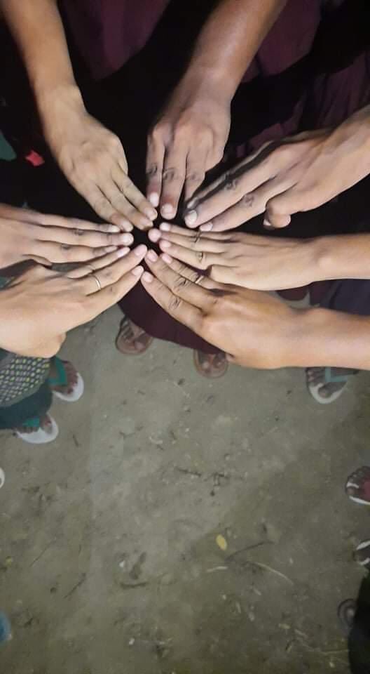 klatpri's tweet photo. Scenes of Mandalay’s Pyigyitakun Night strike tonight. Despite having difficulties, the Pyigyitakun’s night strike led by a monk who is charged under section 505 (A) , was continued tonight. #LessTalkMoreActionsASEAN #WhatsHappeningInMyanmar #June3Coup #MilkTeaAlliance https://t.co/FbLyEFqYCU