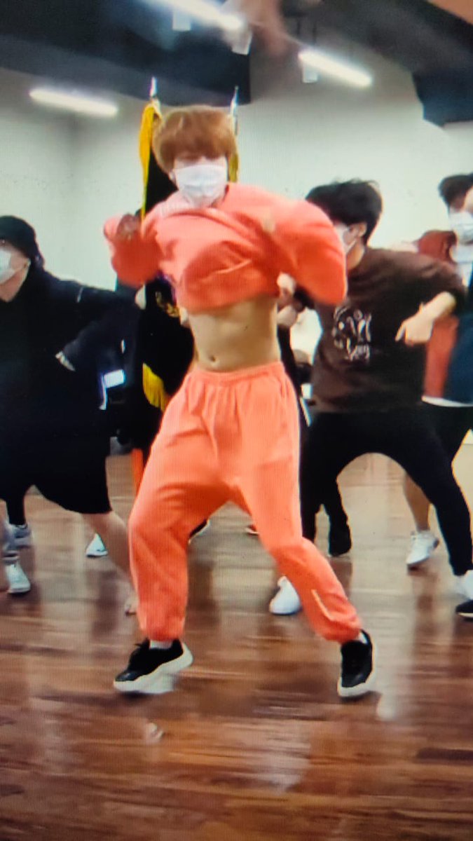 oh_hyojun's tweet photo. EVERYONE TALK ABOUT JUNGKOOS HAIR TAEKOOK MONENT UNTILL U NOTICE THIS 
#FEASTA #taekook #JIN #KimSeokjin @BTS_twt https://t.co/oYeA4W5Pkv