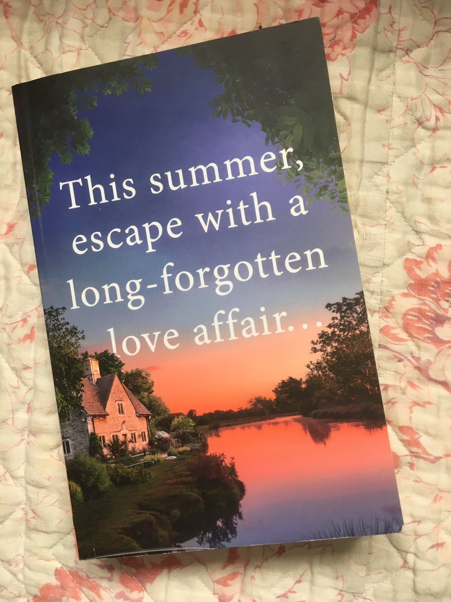 Well, this gem from Queen of Cornish fiction @liz_fenwick is the perfect read for a sunny long weekend. Or anytime really, as long as you’re not expected to talk to anyone. Or cook. Or do anything that isn’t turning the pages for 48 solid hours. Gripping and gorgeous 🥰