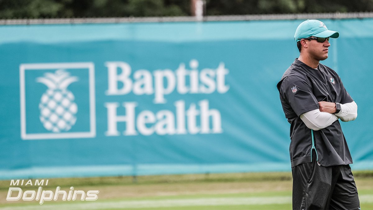 Miami Dolphins promote rising Canadian scout Chris Rossetti

3downnation.com/2021/06/03/mia…

#Miami #Dolphins #FinsUp #NFL #NFLTwitter #CFL 

📸: <a href="/MiamiDolphins/">Miami Dolphins</a>