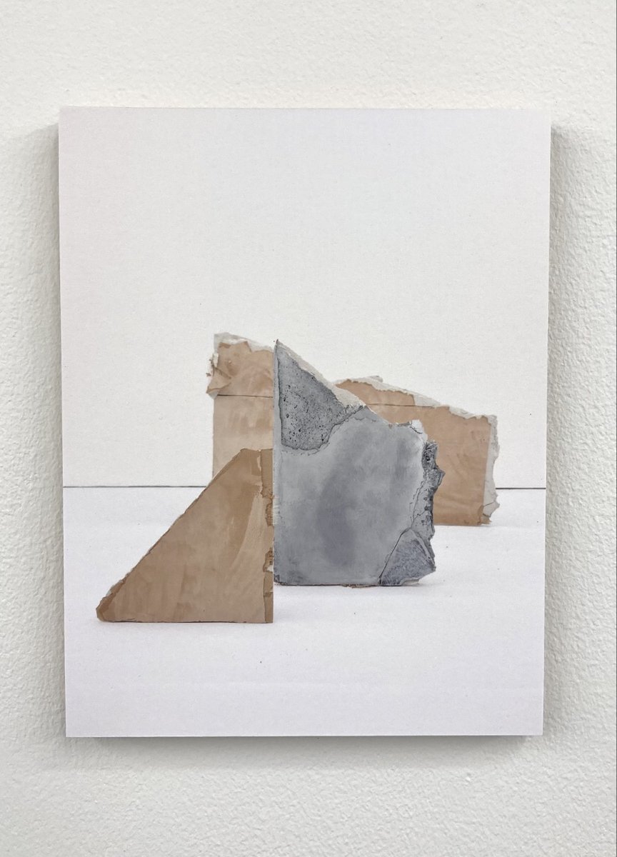 ParadiseWrks's tweet photo. You can now read a contextual essay 📖 by #SaraJaspan exploring the works exhibited in SLIPPAGES. https://t.co/Z8bvvv7P0E

💥Open again this Saturday SLIPPAGES, features artists  @blaszczok and #AnaGenovés, curated by @ZoeWatson 👉 https://t.co/CQmmxdupEE https://t.co/I4gKCGrfqK
