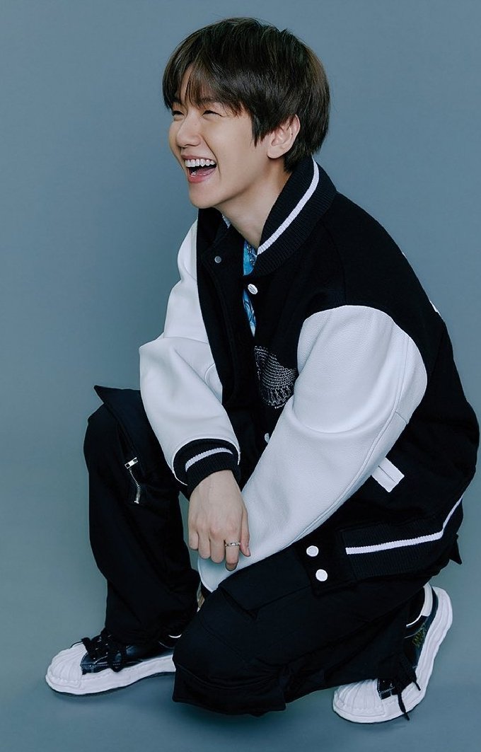 Shaparak_h7's tweet photo. @mimshinexo__9 @weareoneEXO #STREAMFOREXO_LEVEL01 #EXO
#DONT_FIGHT_THE_FEELING @weareoneEXO @layzhang @B_hundred_Hyun https://t.co/T8f8FxZzux