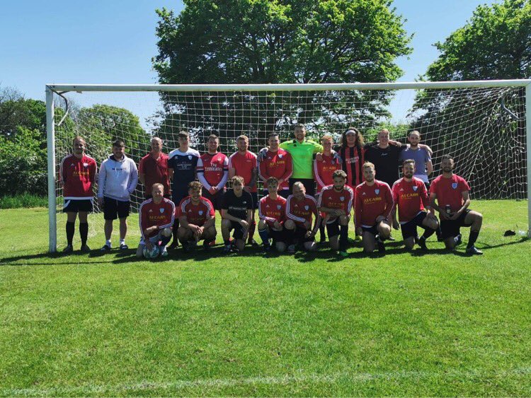 Great day Sunday in Smiler cup, great bunch of lads made up of some current smiler players and friends and family of the club. Raised £688 for st Nicolas hospice ⚽️