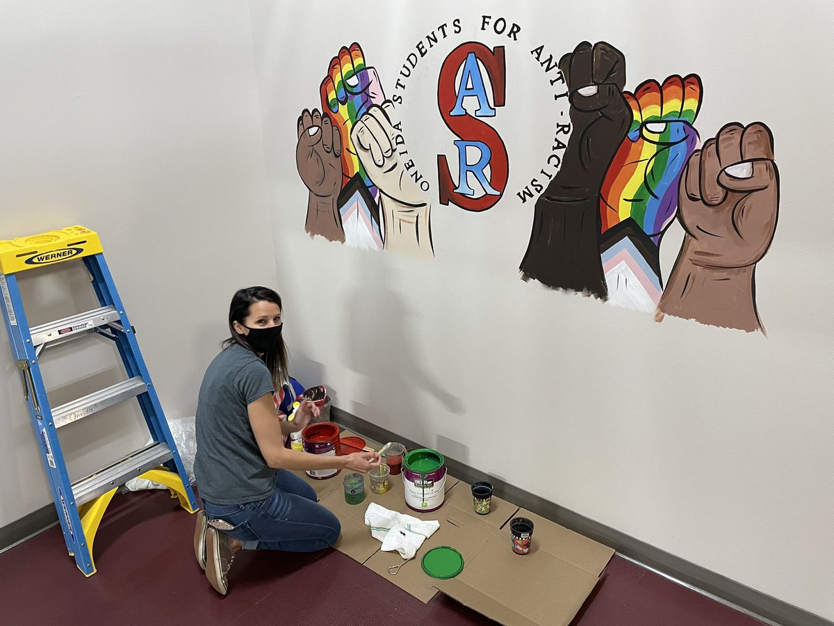 A huge thanks to Ms. Manning for her help in developing the @OSAR_OneidaMS mural with the students! It’s going to look great!