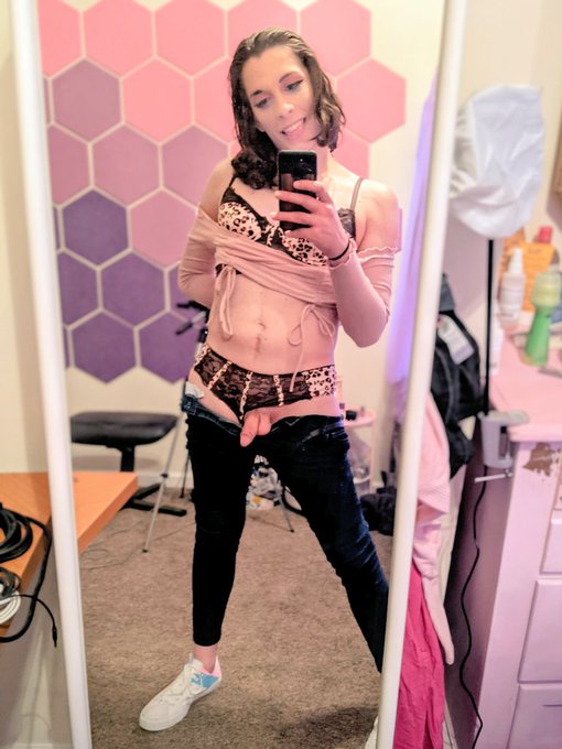 Wholesome?... More like whole sum of this ass 🍑 https://t.co/85tS9M44m9<a href="/tag/mvsales"class="tags"><span>#mvsales</span></a><a href="/tag/mvtrans"class="tags"><span>#mvtrans</span></a>