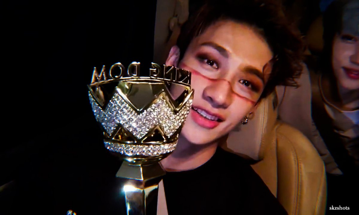 skzshots's tweet photo. 🐺🖤 https://t.co/9jtIpdMGZ5
