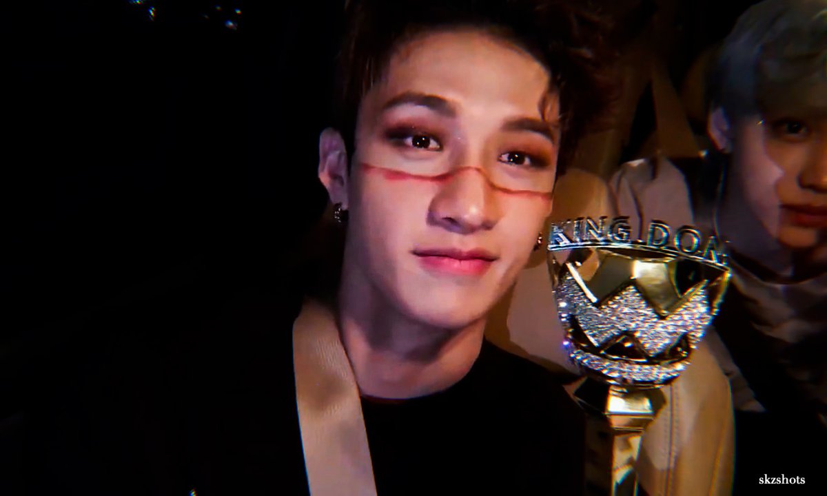 skzshots's tweet photo. 🐺🖤 https://t.co/9jtIpdMGZ5
