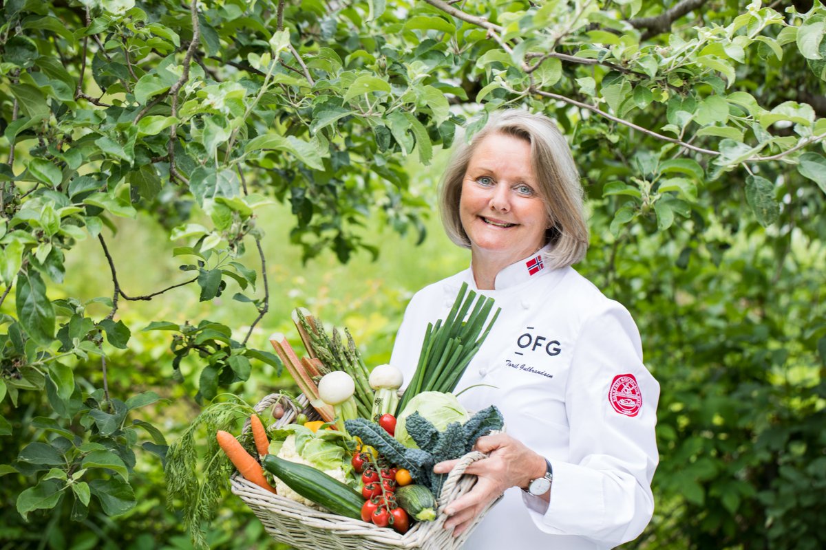 Toril er utdannet kokk og er svært engasjert når hun forteller om sommerens første grønnsaker som nå kommer på rekke og rad.
frukt.no/pressemeldinge…