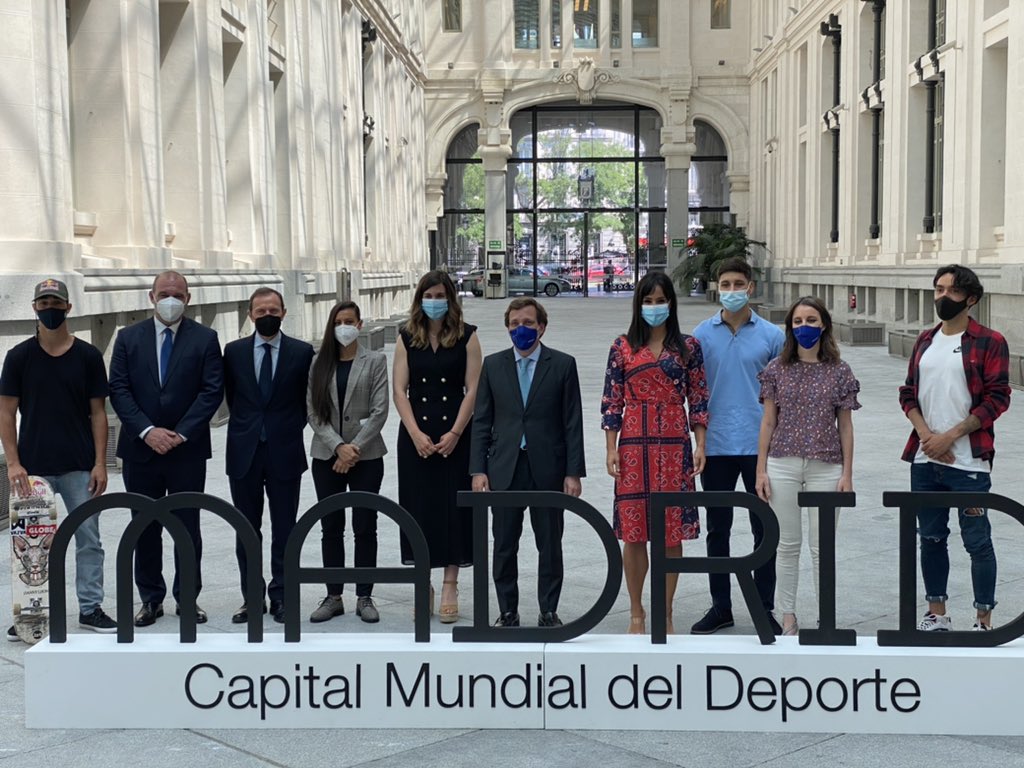 SofiaMirandaEs's tweet image. #Madrid ya es oficialmente Capital Mundial del Deporte 2022 💪

Este título ayudará a fomentar un estilo de vida saludable, impulsar el deporte de personas con discapacidad, reforzar la promoción del deporte femenino y ayudar a los clubes de @MADRID 

#MadridCapitalDeporte2022