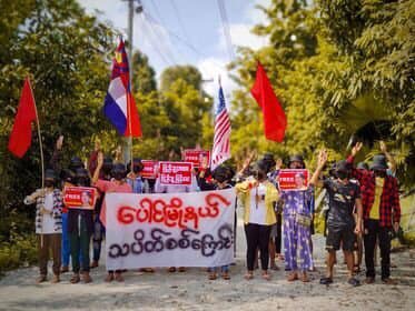Lataut779's tweet photo. Images of protesters in Paung Township, Mon State, today (Jun 3). 

Photos: CJ

#WhatsHappeningInMyanmar https://t.co/mduazIWUjV