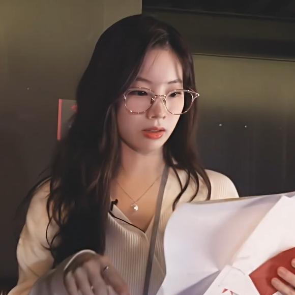 archivedkdh's tweet image. this dahyun deserves to be talked about every day