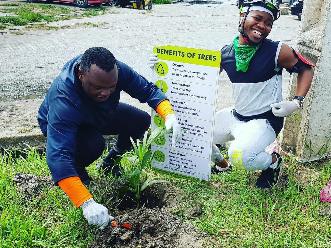 SustyVibes's tweet photo. Subtle throwback to when @GreenH_Bikers joined us to plant 200 trees in the Ikoyi Obalende LCDA.
Partnership like no other.
#SustyVibes #worldbicycleday #worldbicycleday2021 #communitrees #Greenhousebikers https://t.co/mibruRWg8t