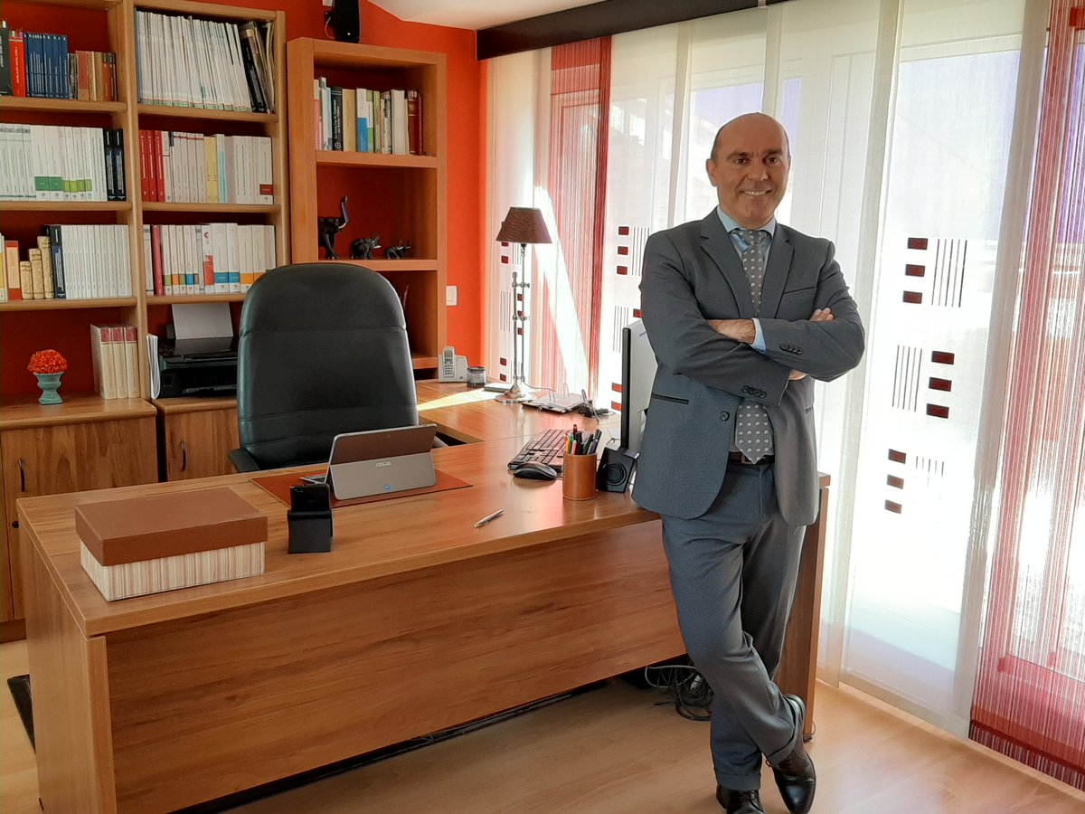 Sto. Domingo capacita a profesionales en Derecho de compras y contrataciones

Una muy grata experiencia d Drcho comparado con <a href="/Orodriguez1965/">Olivo Rodriguez Huertas</a> <a href="/JosePernasG/">J. Jose Pernas García</a> <a href="/RafaelDickson/">Rafael Dickson</a> <a href="/diazenrique/">Enrique Díaz</a> y <a href="/BorisDeLeon/">Boris De León Reyes</a> y la organización 
<a href="/UDIMA/">Universidad UDIMA</a> y <a href="/cefsantodomingo/">@cefsantodomingo</a> 

Noticia 👇
cef.edu.do/cef-santo-domi…