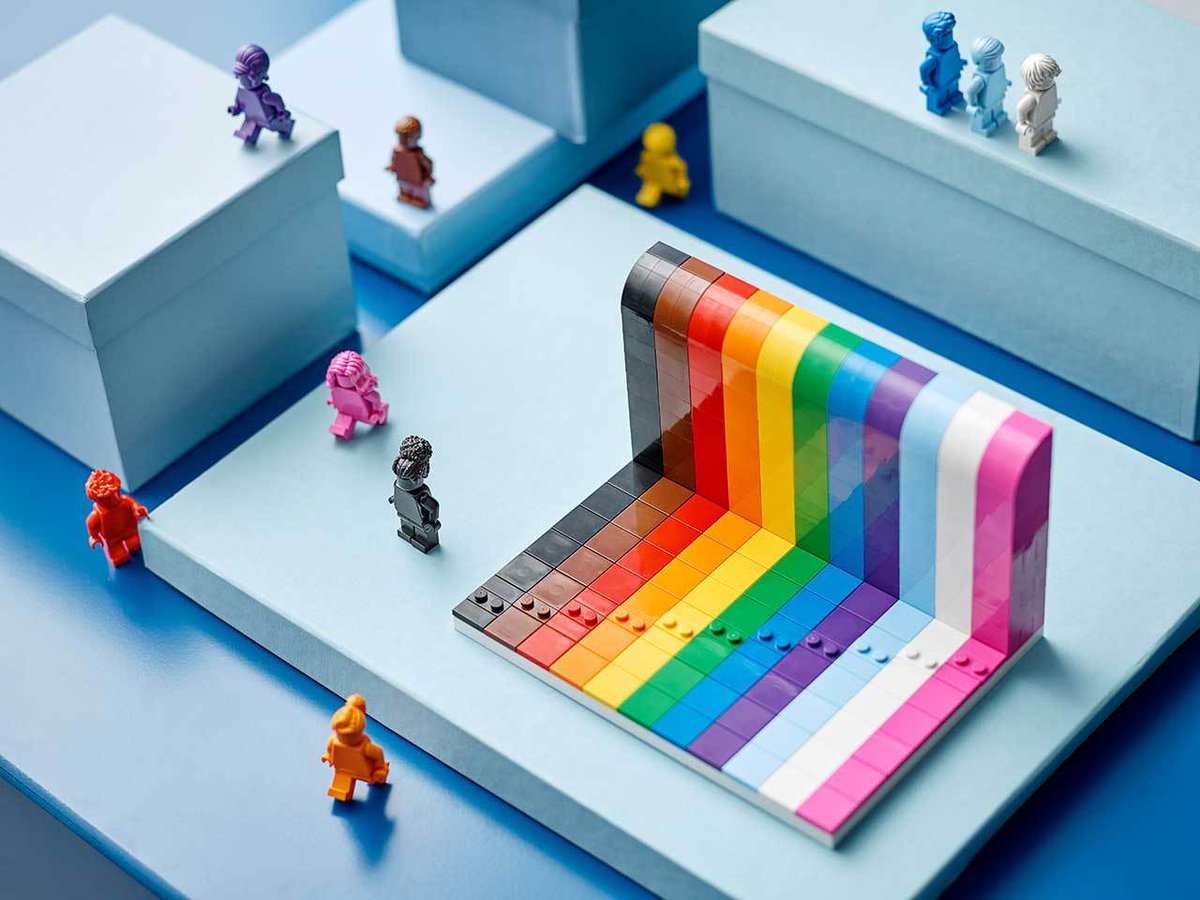 SchrodingerES's tweet photo. #LEGO nos cautiva con su nuevo kit apoyando la comunidad #LGTBIQ+🌈 Gracias a la creación del diseñador #MatthewAshton, nos enseña una nueva forma de clamar por la diversidad, la libertad de expresión y decisión. ¡Todos somos fabulosos!
🌟🌟🌟
https://t.co/VFMdNQ3tX9 https://t.co/DAJl5vZjwi