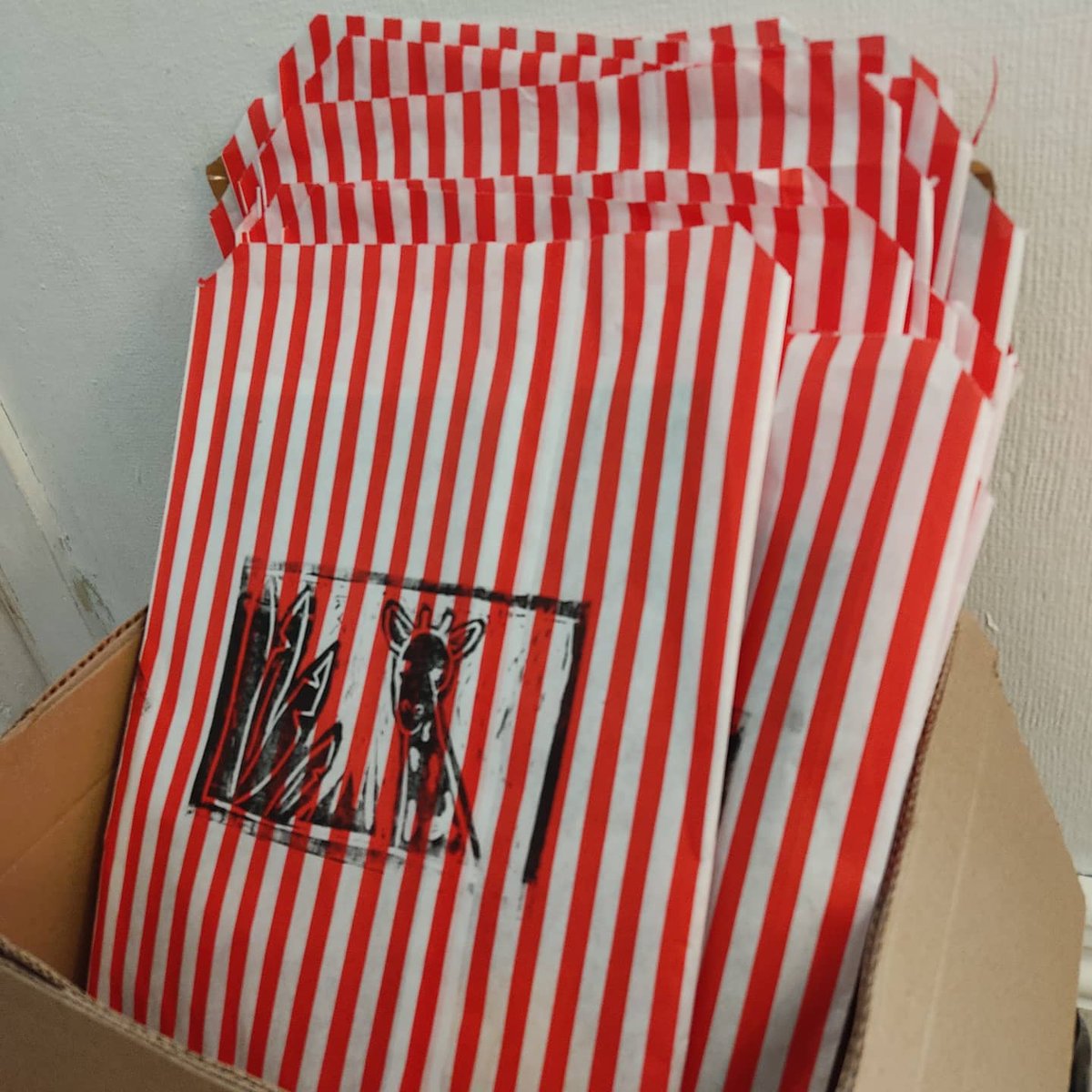 ArtGrangetown's tweet image. Pop by @HoneycombToys to collect a free butterfly art kit from @TheCardiffStory ! You can bring your finished butterfly to @Grange_Pavilion on Saturday to add it to our community butterfly sanctuary🦋🦋🦋🦋 @CardiffFusion