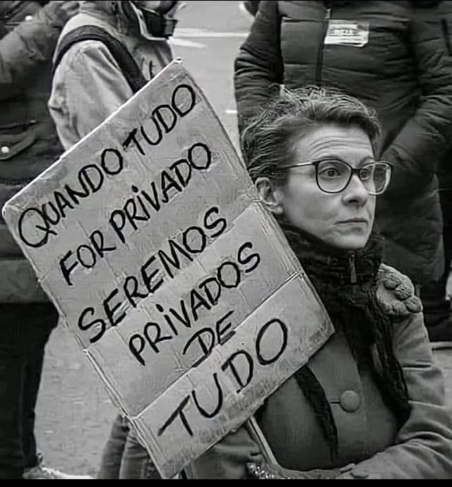 liviames's tweet photo. O desgoverno quer entregar o Estado nas mãos de empresários. Guedes já deixou clara a intenção de privatizar o que for possível. A Pec 32/20 propõe o desmonte dos serviços públicos! E vc?Está preparado p/ passar a pagar por educação e saúde? @DepArthurMaia #PEC32BolsonaroTraidor https://t.co/QLx44q6Ku2