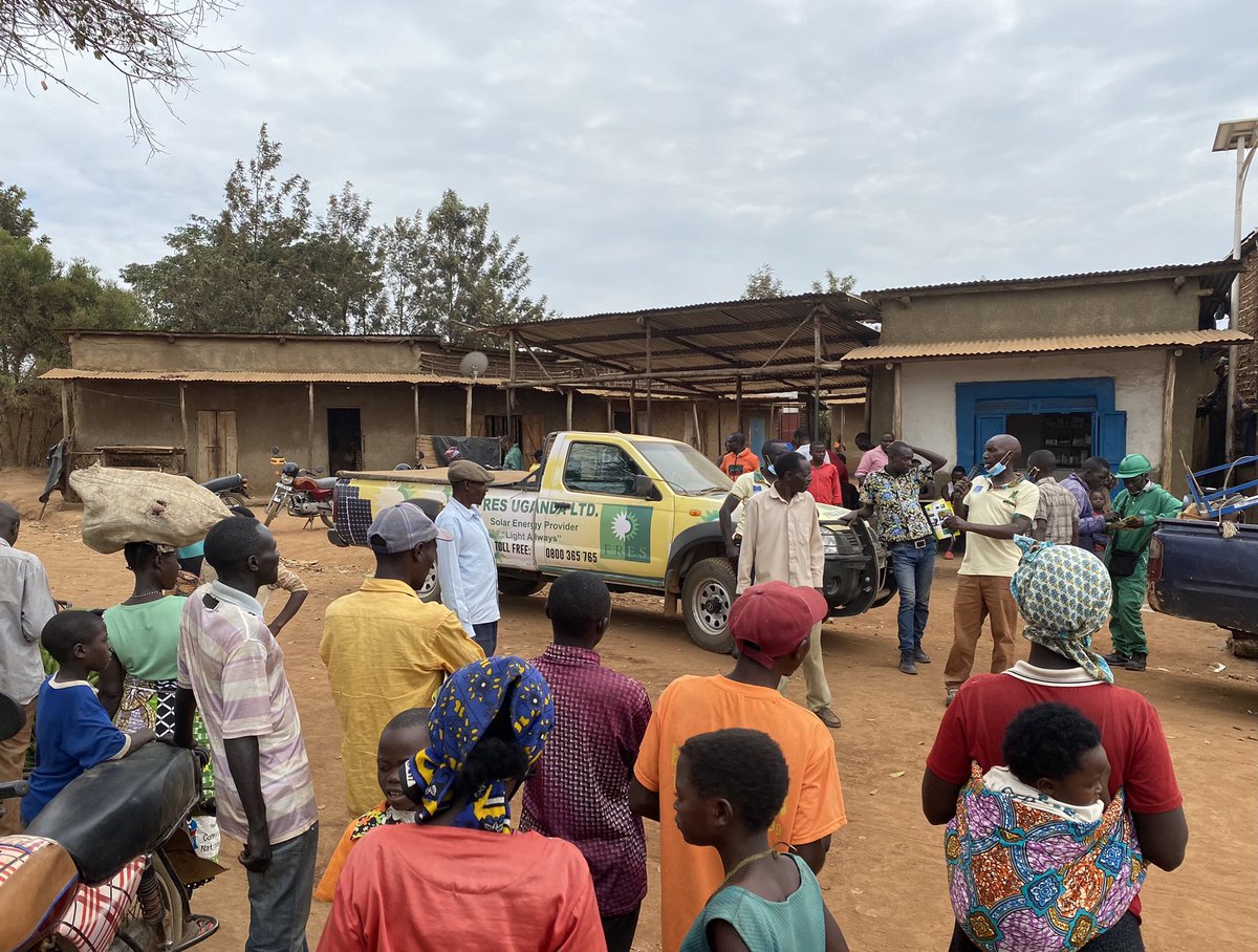 FRES Uganda services over 650 solar clients in refugee settlements in Uganda, among 200 in Kyaka II Refugee Settlement near Kyegegwa where we organized a #solar #electricity sensibilisation campaign today. #Uganda #Refugee