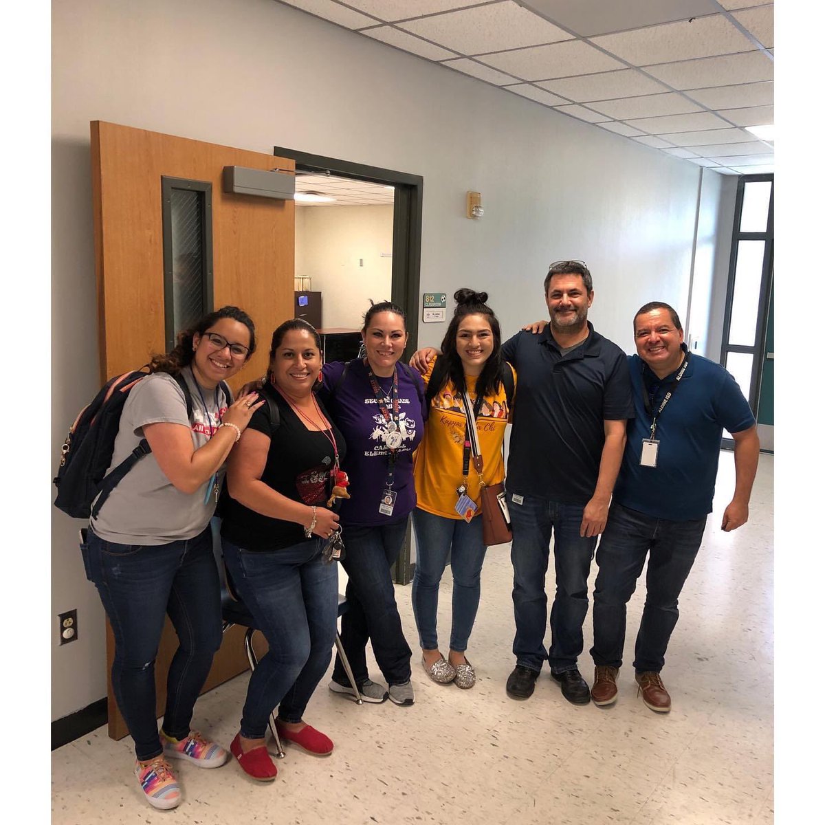 mrs_vtweets's tweet photo. Flashback to the BEST team ever!! We were and still are FAMILY!! #aldineisdforever #nothinbutlove #2ndgrade #happy #lovethem https://t.co/vHjEzQPvPf