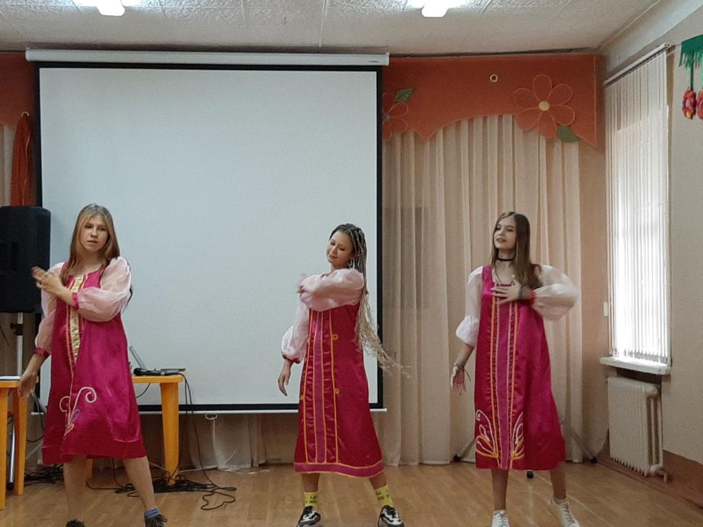 С 1 июня в ЦВР «Куйбышевский» начал свою работу лагерь дневного пребывания детей. Каждый день наполнен яркими впечатлениями, эмоциями. Жизнь в лагере очень активная, занята каждая минутка. Новые друзья, новые впечатления...и так много интересного впереди!