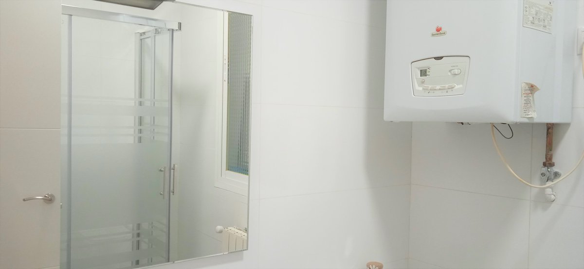 #SeAlquila piso de tres habitaciones recién #reformado y #amueblado a estrenar en #Chamberí, ideal estudiantes. Calefacción individual de gas y portero físico. idealista.com/inmueble/94301… #Madrid #Moncloa #Argüelles #Malasaña #Tetuán #Inmobiliaria