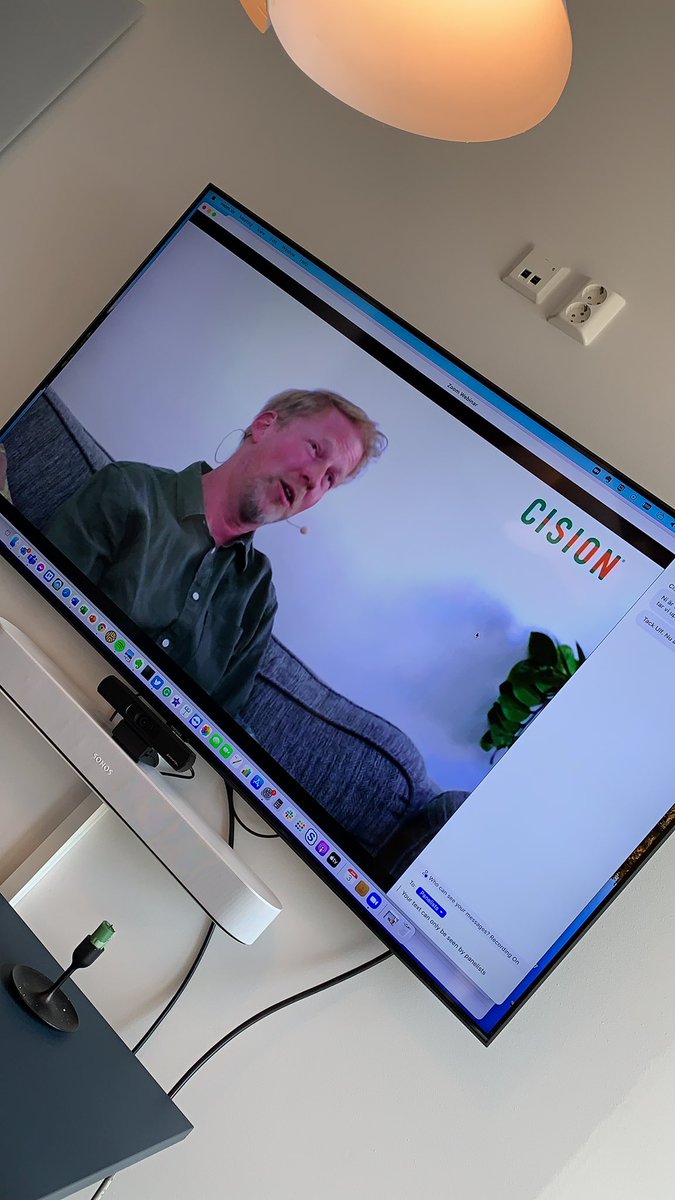 Lyssnar på <a href="/pallin/">Fredrik Pallin</a> som deltar på <a href="/CisionSverige/">Cision Sverige</a> om State of the Media-undersökningen och hur PR-byråerna ska agera i kontakten med media. Intressanta tankar!