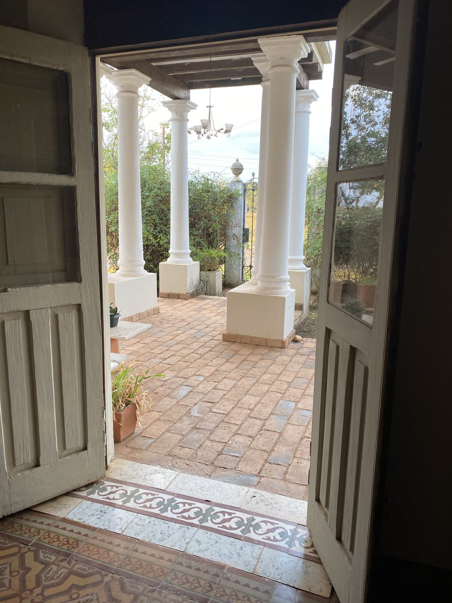 Lamentamos informar que todavía nadie reservó su estadía este fin de semana en "Q Hotel de Pueblo" y por lo tanto no disfrutarán del encanto ni la belleza de Quyquyho...