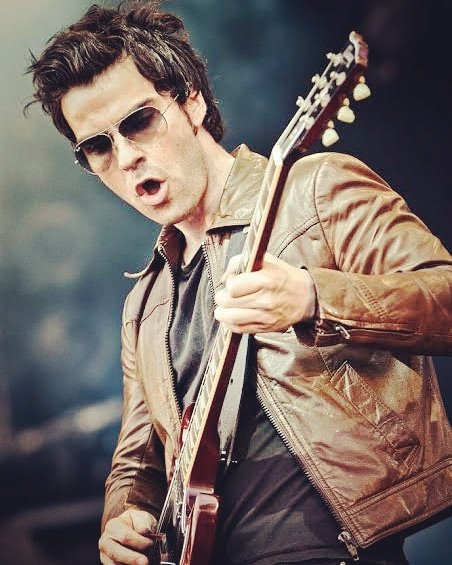 Happy bday kelly jones (Stereophonics)
Born : june 3, 1974 