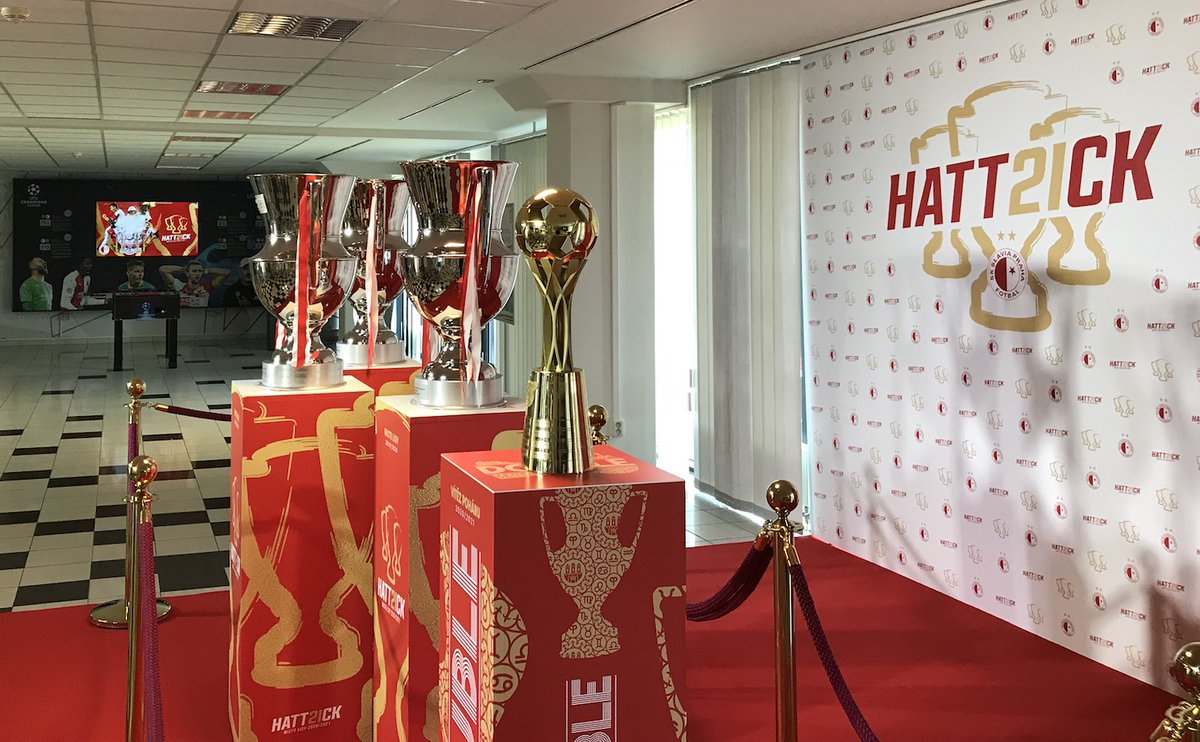 SlaviaMuseum's tweet photo. Mistrovské poháry @slaviaofficial 🏆🏆🏆 a @MOL_Cup🏆 jsou na otevření @SlaviaMuseum připraveny 📸  Vstupenky jsou v prodeji pouze přes internet na Ticketportal 💳 Pro snadnější odbavení u vstupu do muzea si vstupenku vytiskněte🙏  
https://t.co/Iq6WVScVQ8 https://t.co/bkfxoQtQU6