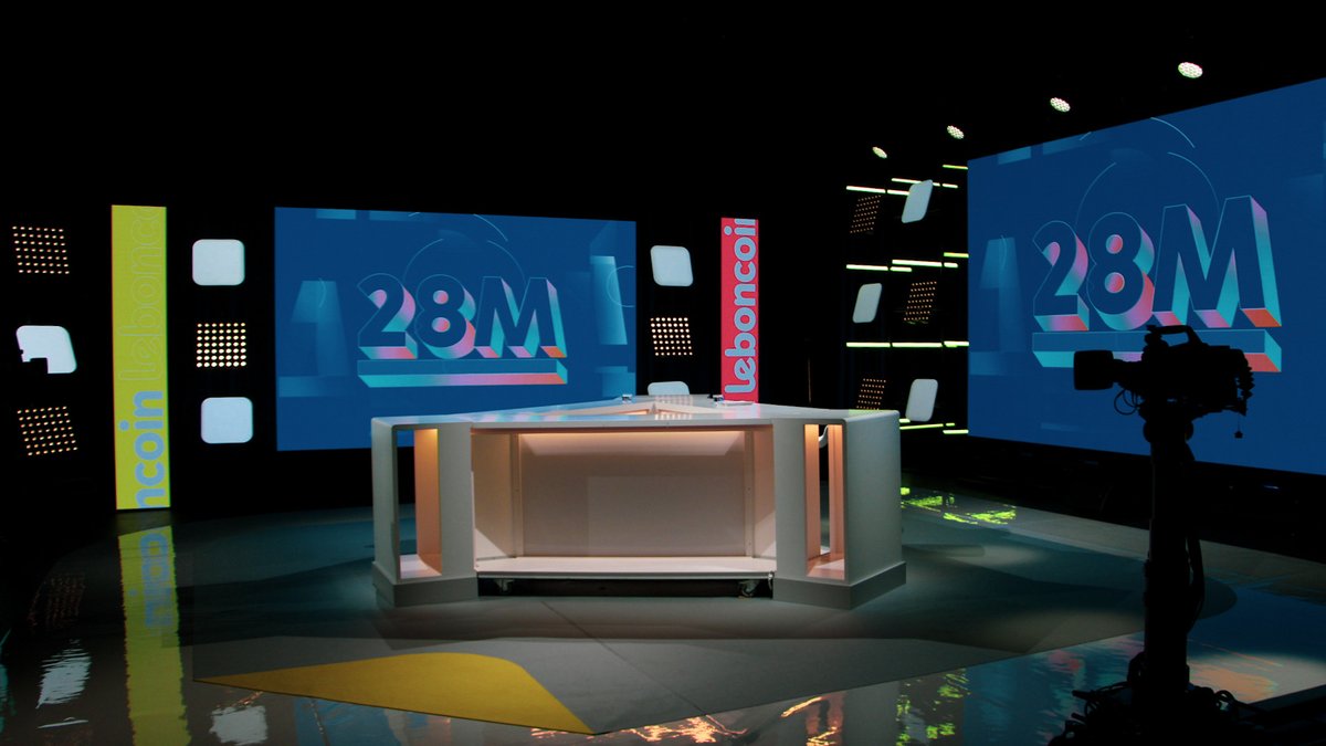 New success for @GroupeNovelty !!!! Video encoded &amp; broadcast with 2 <a href="/ArKaos/">ArKaos Team</a> #MediaMasterPro driven on <a href="/MALighting/">MA Lighting</a>.    #Video #Live #TeamNovelty