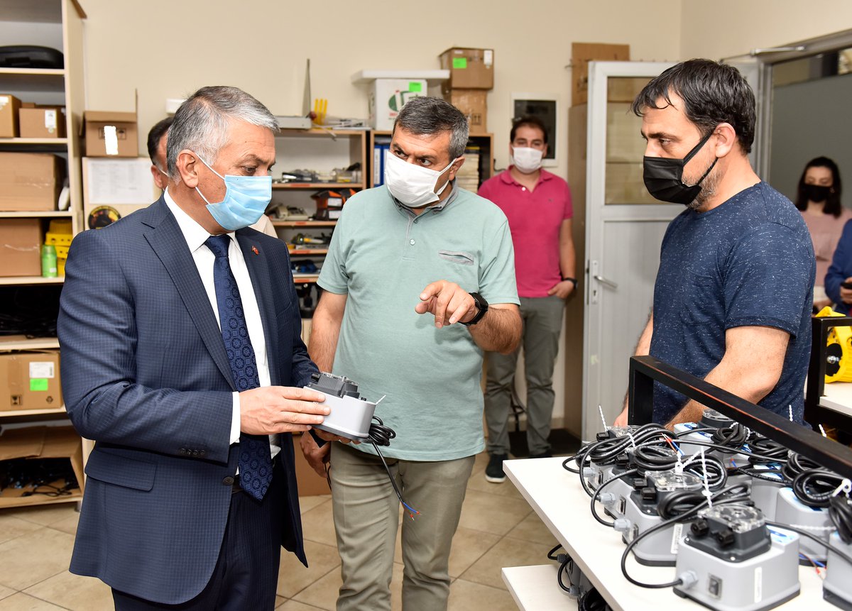 AntechOfficial's tweet image. Antalya Valisi sn. Ersin Yazıcı Firmamızı ziyaret etti.
Kurucularımız Ömer Bacanak ve Rahmi Kökçen ile fabrikamızı gezen sn. Yazıcı fabrikamız ve ürünlerimiz hakkında detaylı bilgiler aldı. Antalya OSB Başkanımız Ali Bahar'a da ayrıca teşekkür ederiz. 
#Antech #Enelsa