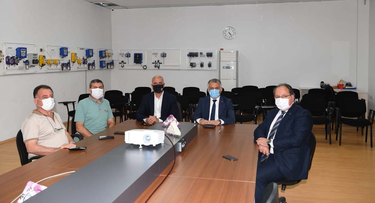 AntechOfficial's tweet image. Antalya Valisi sn. Ersin Yazıcı Firmamızı ziyaret etti.
Kurucularımız Ömer Bacanak ve Rahmi Kökçen ile fabrikamızı gezen sn. Yazıcı fabrikamız ve ürünlerimiz hakkında detaylı bilgiler aldı. Antalya OSB Başkanımız Ali Bahar'a da ayrıca teşekkür ederiz. 
#Antech #Enelsa