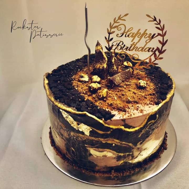 RSPatisserie's tweet photo. Luxury Cake Edition:
Moist Vanilla and Moist Mocha Fault Line Cake
#FaultLine #LuxuryCake #BirthdayCake #MarbledCake #socorrcakesupplier #orientalmindorocakes https://t.co/J5IoWLLYaW