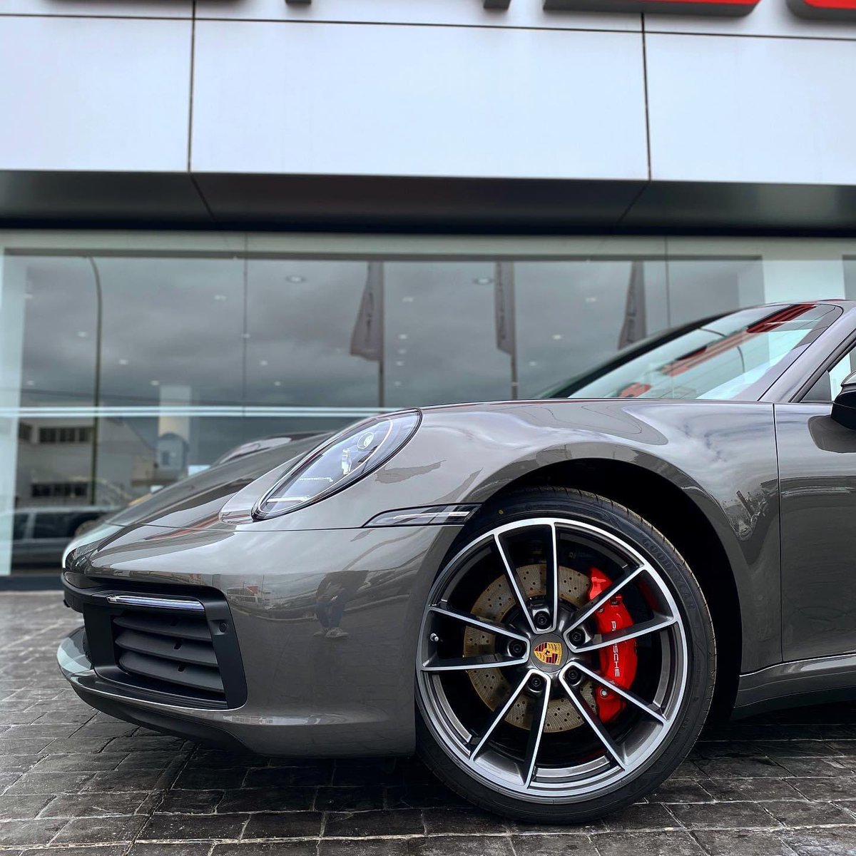 PorscheCanarias's tweet image. 🔥Interpretación contemporánea de un diseño atemporal. 

Es 911 Carrera S Cabriolet. 

#porsche #911carreras #911cabriolet