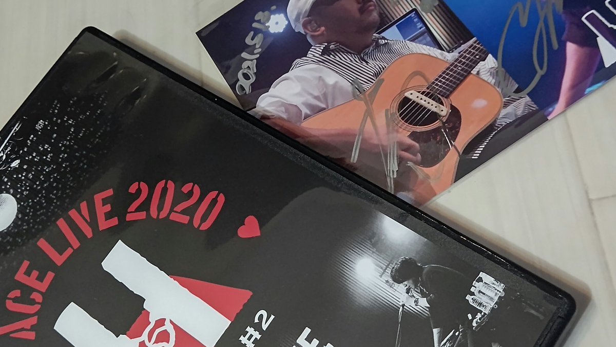 NozomiIzuka's tweet photo. 届きました!
たくさん見て楽しみます((o(^∇^)o))
ありがとうございました😊🎶
#HANDS2
#SURFACE https://t.co/cmvRUFlrrJ