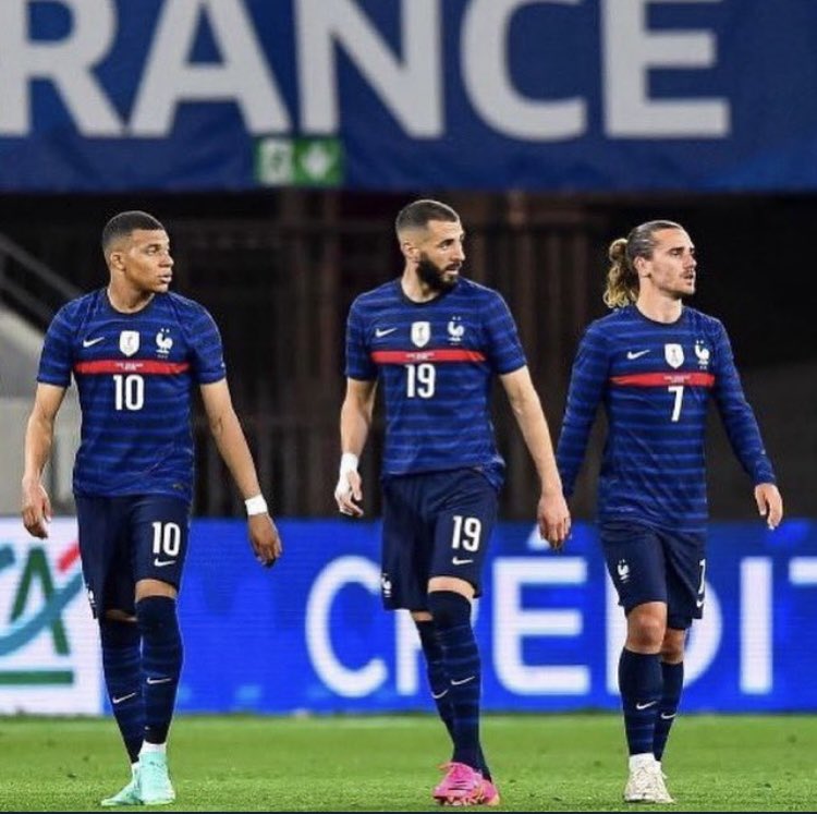 Ce trio est fantastique ! Pas étonnant qu’il y ait eu des grincheux au retour de <a href="/Benzema/">Karim Benzema</a> . Ce trio est impressionnant sur le plan footballistique mais en + il représente une France que certains refusent d’accepter...une France du 21ème siècle forte et fière de sa diversité💪🇫🇷!