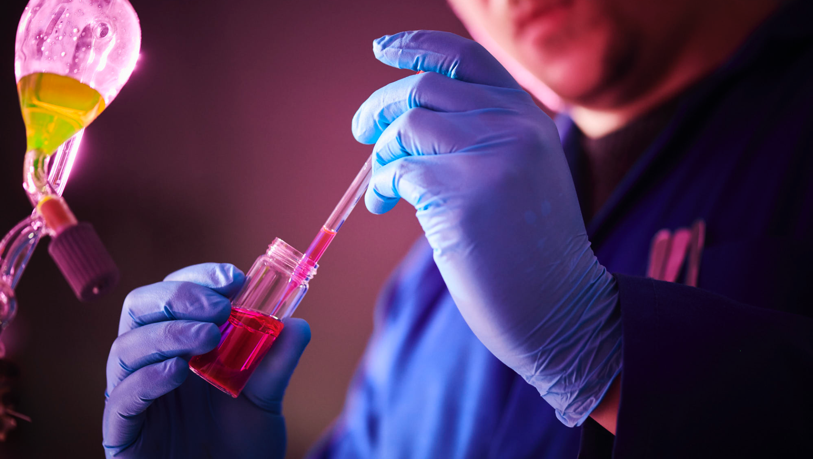 ScienceCreates's tweet photo. Discover the creative solutions to antibiotic resistance being developed right here in Bristol.

From molecular tyre shredders to detecting bacteria with fluorescent 'velcro' and making bacteria self-digest we cover the latest tech being developed.

https://t.co/bGUWQWtPC6 https://t.co/k7vKwN9Gnh