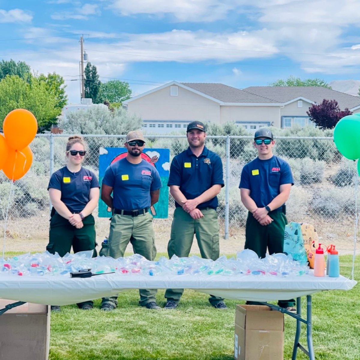 JJackson_HCSD's tweet photo. Shoutout to all the volunteers that helped our @CIS_Nevada coordinator, Alex Schirrick, with the Falcon Fun Run!The @BGCwin , @blmnv, SRO Officer Shea, &amp; FFMS staff members! #FFFalcons #hcsdnv #AllinforKids
#HCSDcommUNITY https://t.co/W6HJwrZbaG