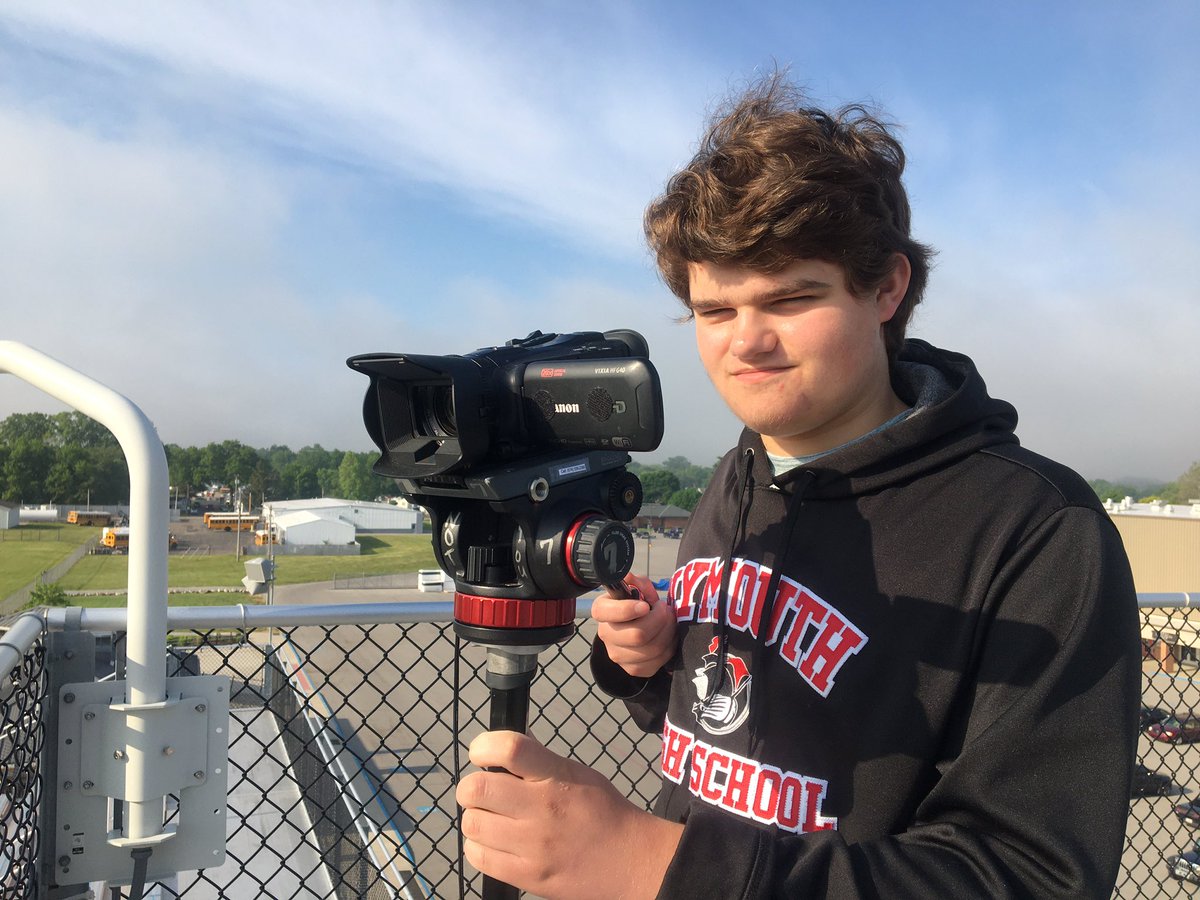 PTVatPHS's tweet photo. Less than five minutes for commencement practice to begin! Perfect day for practice! 👩🏼‍🎓Special shout out to @PlymouthHSpcsc Jayson Metcalf who is volunteering to run the live stream feed today &amp; tomorrow❗️🎥👏🏻👍🏻 👨🏼‍🎓 https://t.co/BUWvpyD1mP