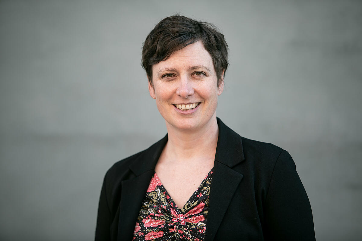 Flurina Valsecchi hat die Chefredaktion des «Bote der Urschweiz» übernommen. Wir gratulieren Flurina Valsecchi und wünschen ihr einen guten Start. Schön, dass der Chefsessel von wenigstens einem Schwyzer Medienhaus in weiblicher Hand ist.
<a href="/flu_val/">Flu</a> <a href="/bote_online/">Bote der Urschweiz</a>
#diversitymatters