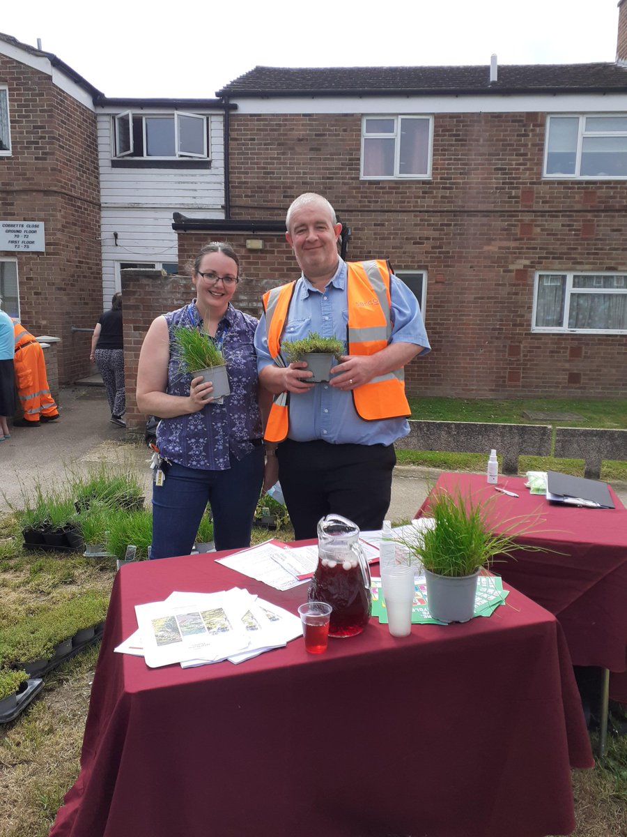 _pinnaclegroup's tweet photo. Delighted to see our team @NVHWoking out in the sunshine with Lakeview residents planting their new #community garden. Thanks @SercoESUK and @WokingBeat for all your help. We look forward to seeing the planters flourish! 🌸☀️🌿 #communityimpact https://t.co/ZDHagdeNkN