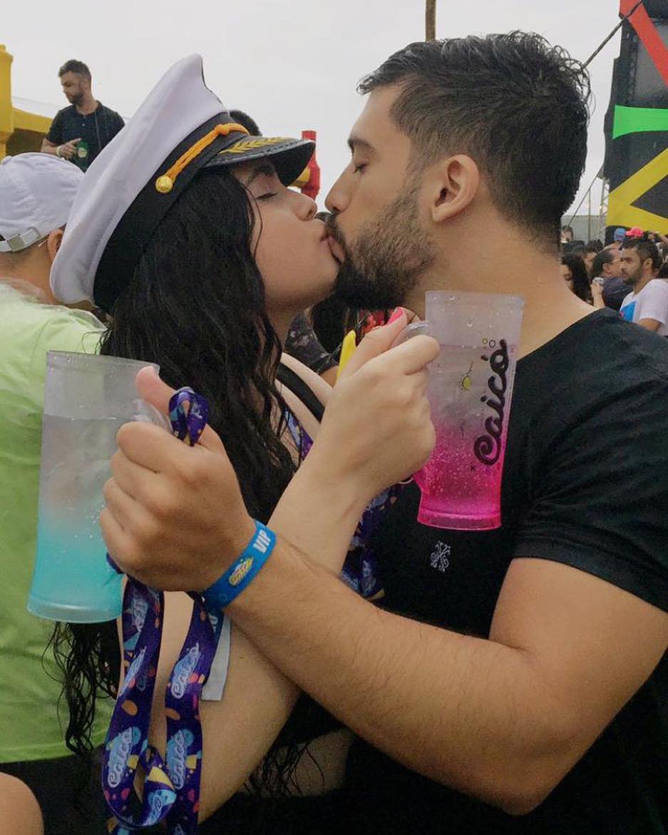 CaicoCarnaval's tweet photo. O que eu quero // o que eu quero tbm https://t.co/lzQb1bOwMR