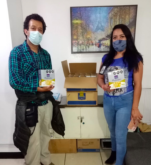 En el Estado de México, reconocemos y acompañamos a personal de seguridad, administrativo, médico, de enfermería y limpieza de los Hospitales Generales de Zona 71 de Chalco y 57 de Cuautitlán Izcalli 🙌🧹💉🩺🧼
#SomosHarineros
#harinerossolidarios